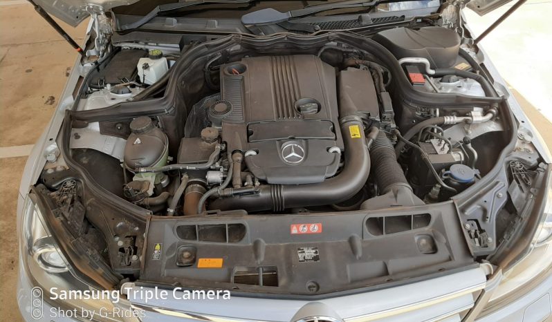 Mercedes-Benz C200 2012 full