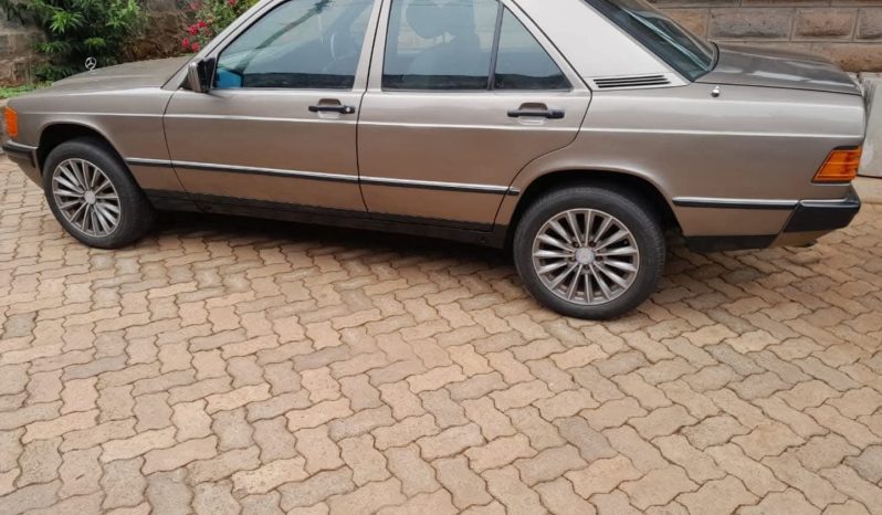 Mercedes Benz 190E W201 Brown M102 Engine full